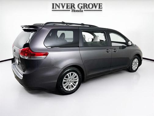 2011 Toyota Sienna XLE