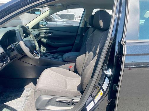 CRYSTAL_BLACK 2026 Honda Accord LX 1.5T