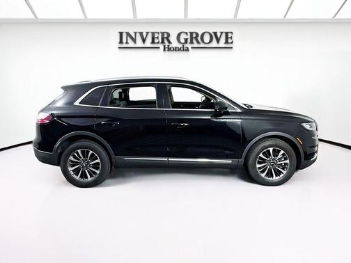 Infinite Black Metallic Clearcoat 2023 Lincoln Nautilus Standard