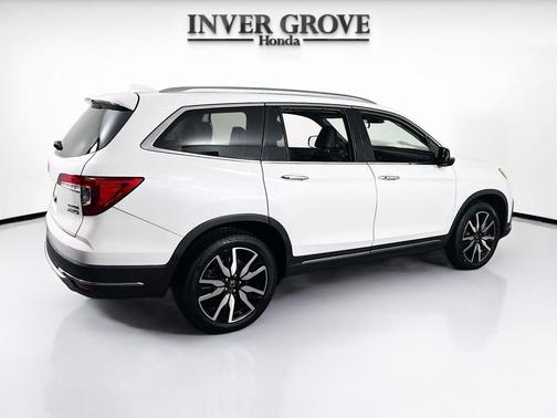 2022 Honda Pilot Touring 8-Passenger