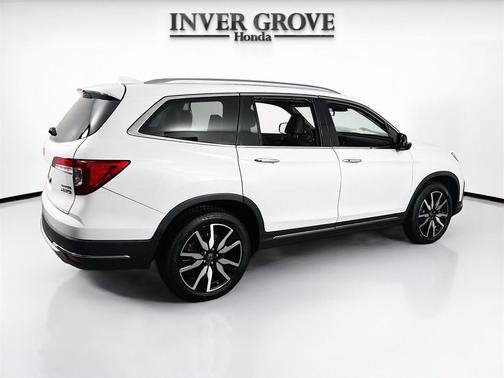 2022 Honda Pilot Touring 8-Passenger