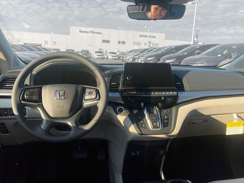 PLATINUM_WHITE 2026 Honda Odyssey EX-L