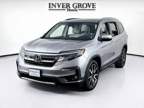 Lunar Silver Metallic 2022 Honda Pilot AWD Elite