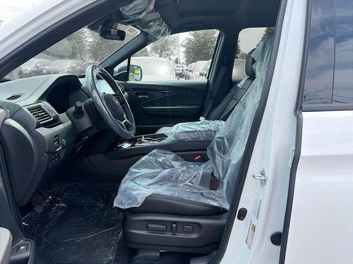 PLATINUM_WHITE 2026 Honda Ridgeline Black