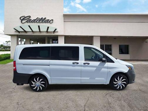 2023 Mercedes-Benz Metris Base