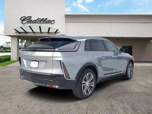 Argent Silver Metallic 2026 Cadillac LYRIQ Luxury