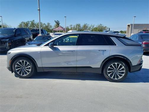 2025 Cadillac LYRIQ Sport