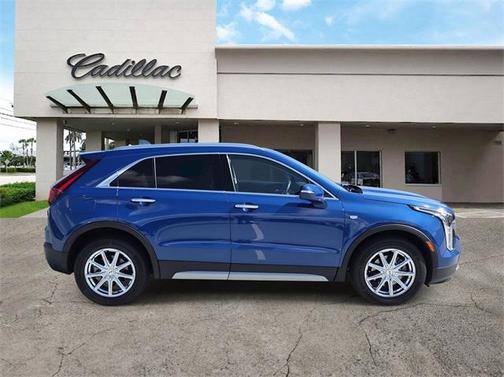 2023 Cadillac XT4 Premium Luxury