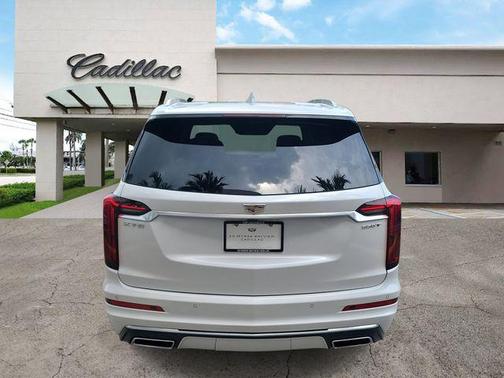 2025 Cadillac XT6 Luxury FWD