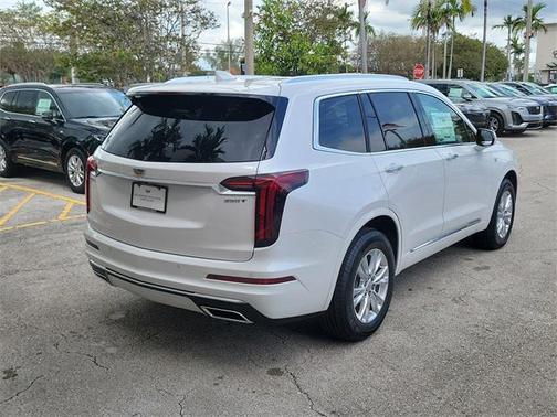 2025 Cadillac XT6 Luxury FWD
