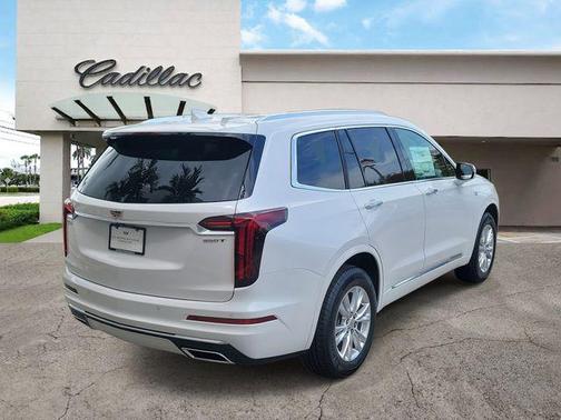 2025 Cadillac XT6 Luxury FWD