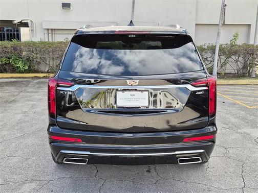 2025 Cadillac XT6 Premium Luxury FWD