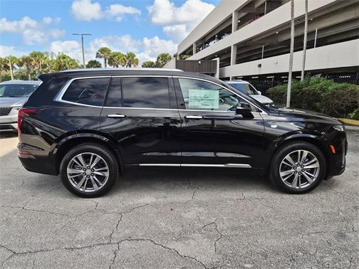 2025 Cadillac XT6 Premium Luxury FWD