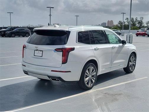 2025 Cadillac XT6 Premium Luxury FWD