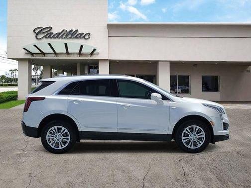 Crystal White Tricoat 2026 Cadillac XT5 Luxury