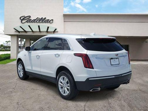 Crystal White Tricoat 2026 Cadillac XT5 Luxury