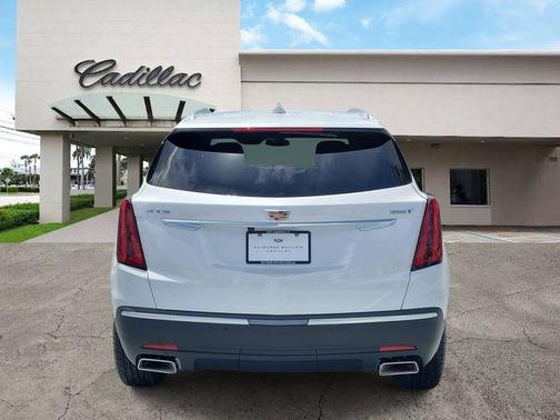 Crystal White Tricoat 2026 Cadillac XT5 Luxury