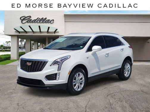 Crystal White Tricoat 2026 Cadillac XT5 Luxury