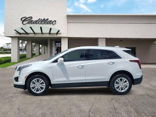 Crystal White Tricoat 2026 Cadillac XT5 Luxury