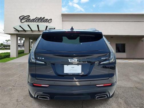 2022 Cadillac XT4 Sport