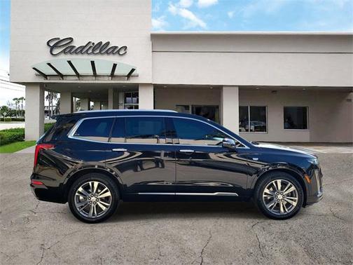 2022 Cadillac XT6 Premium Luxury FWD