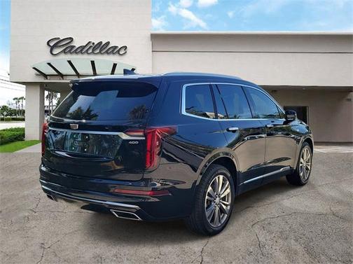 2022 Cadillac XT6 Premium Luxury FWD