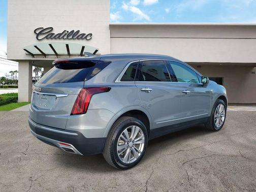 Argent Silver Metallic 2023 Cadillac XT5 Premium Luxury