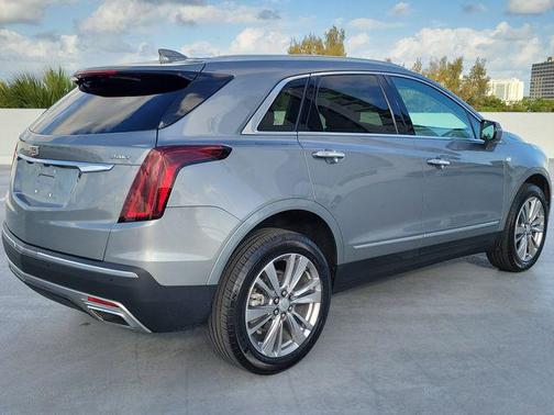 Argent Silver Metallic 2023 Cadillac XT5 Premium Luxury