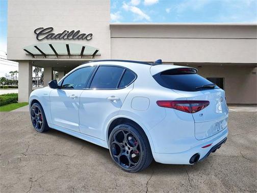 2023 Alfa Romeo Stelvio Veloce AWD