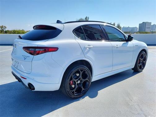 2023 Alfa Romeo Stelvio Veloce AWD