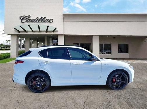 2023 Alfa Romeo Stelvio Veloce AWD