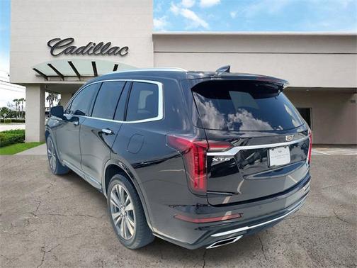2022 Cadillac XT6 Premium Luxury FWD