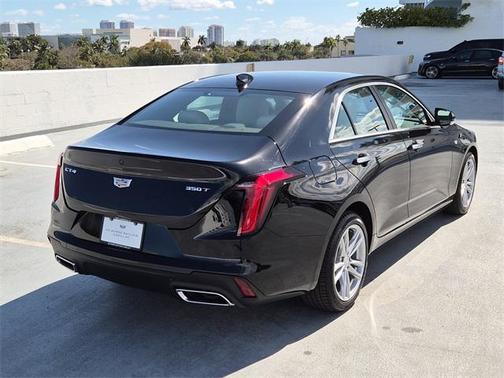 2024 Cadillac CT4 Luxury