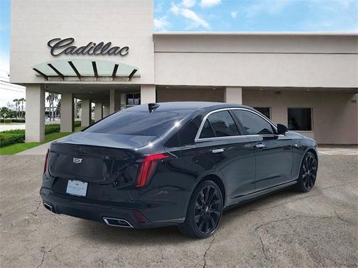 2023 Cadillac CT4 Luxury