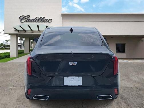 2023 Cadillac CT4 Luxury