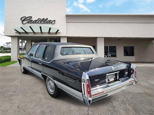 1992 Cadillac Brougham Standard