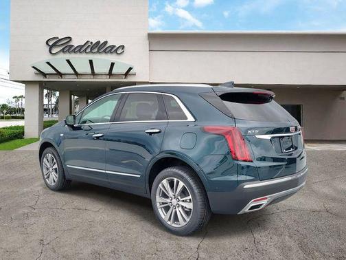 Emerald Lake Metallic 2026 Cadillac XT5 Premium Luxury