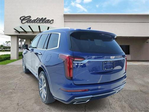 2025 Cadillac XT6 Premium Luxury FWD