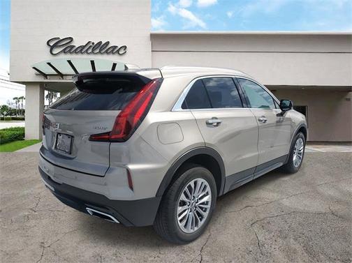 2024 Cadillac XT4 Premium Luxury