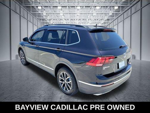 Deep Black 2020 Volkswagen Tiguan 2.0T SE