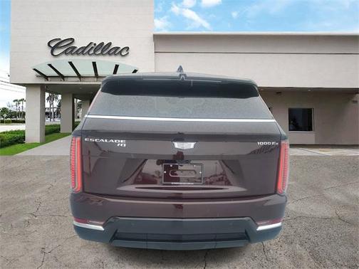 2025 Cadillac Escalade IQ Luxury 1