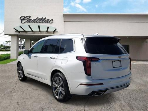 2025 Cadillac XT6 Premium Luxury FWD