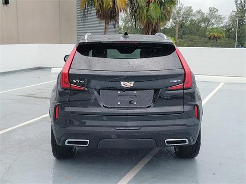 2024 Cadillac XT4 Premium Luxury