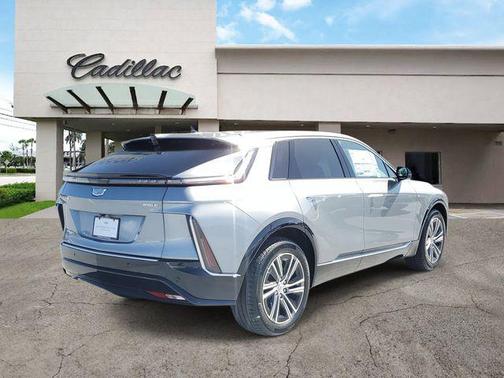 Argent Silver Metallic 2026 Cadillac LYRIQ Luxury