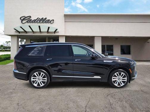 2026 Cadillac VISTIQ Luxury