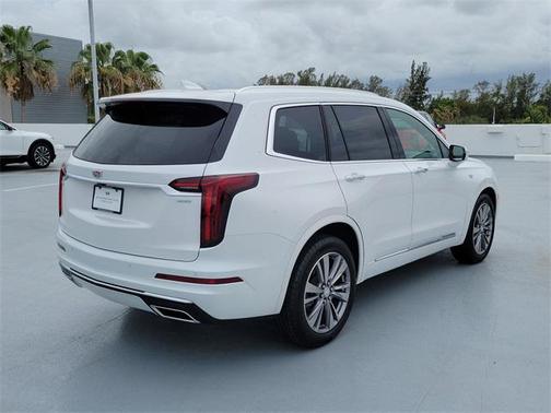 2025 Cadillac XT6 Premium Luxury FWD