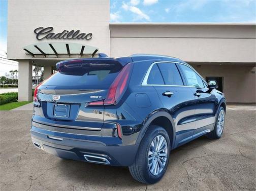 2025 Cadillac XT4 Premium Luxury