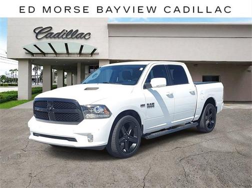 2017 RAM 1500 Night Crew Cab 4x2 5'7' Box