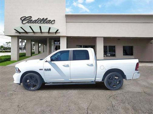 2017 RAM 1500 Night Crew Cab 4x2 5'7' Box