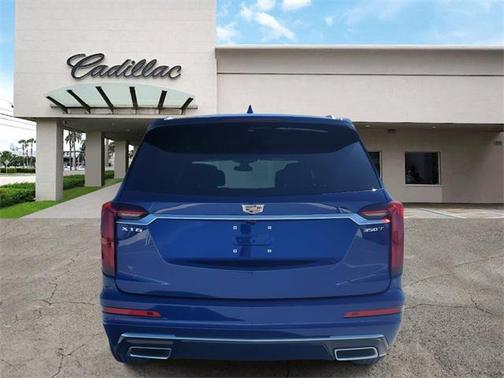 2025 Cadillac XT6 Luxury FWD